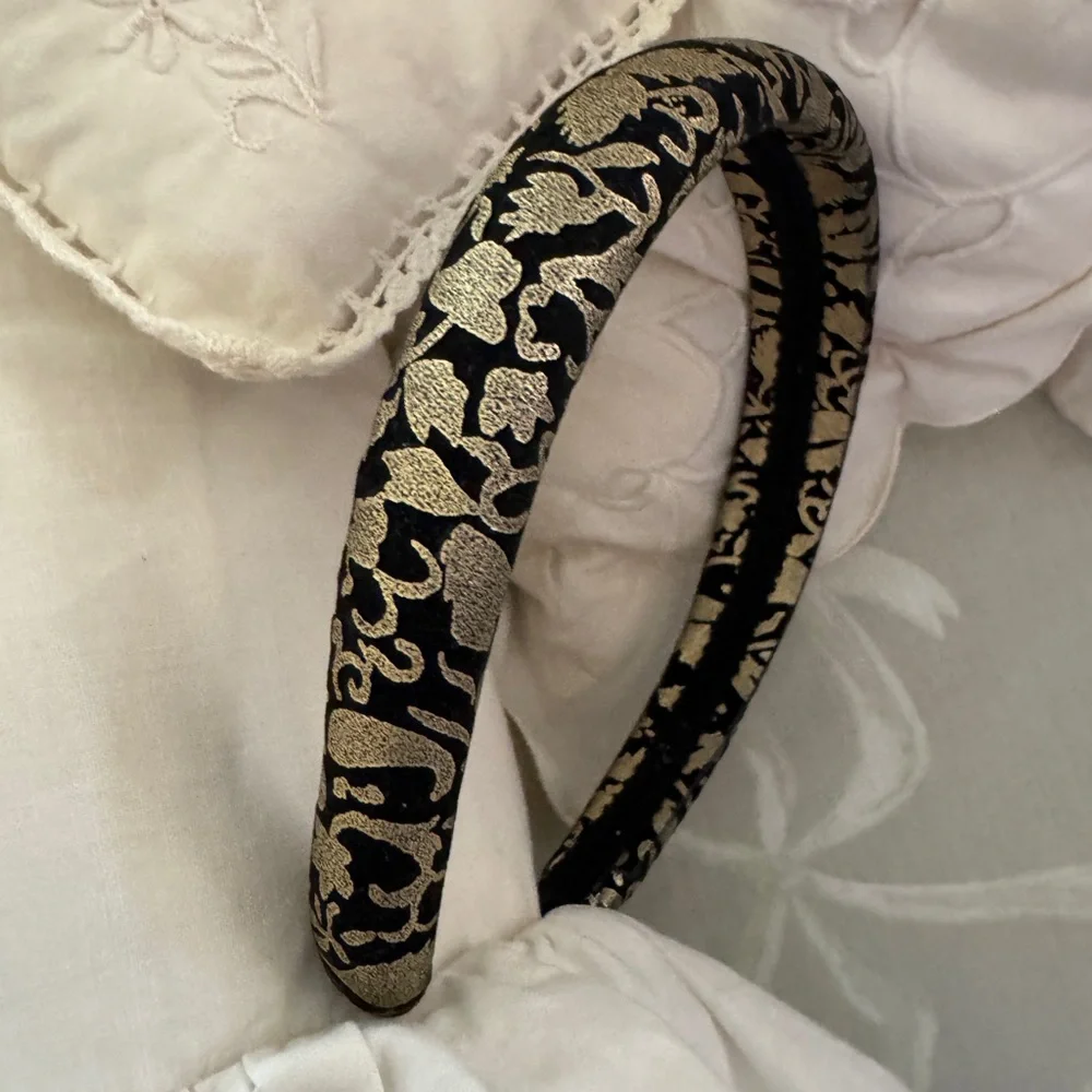 Elegant Black and Gold Fabric Headband. Excellent condition see photos